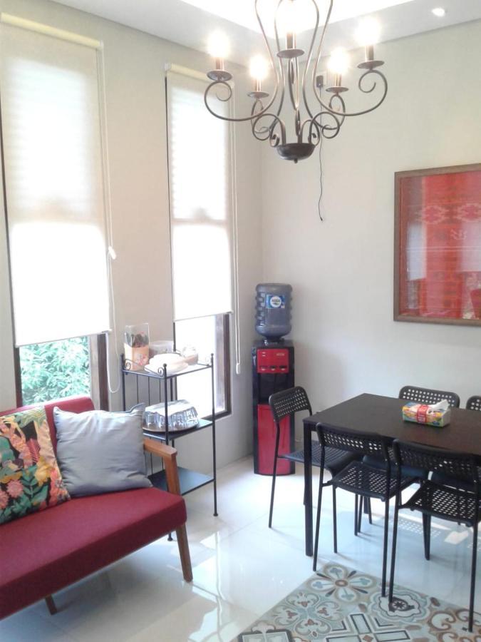 Sabi Guest House - Strategic Family -Married Couples Only- Hostel In Prawirotaman Yogyakarta Exterior photo
