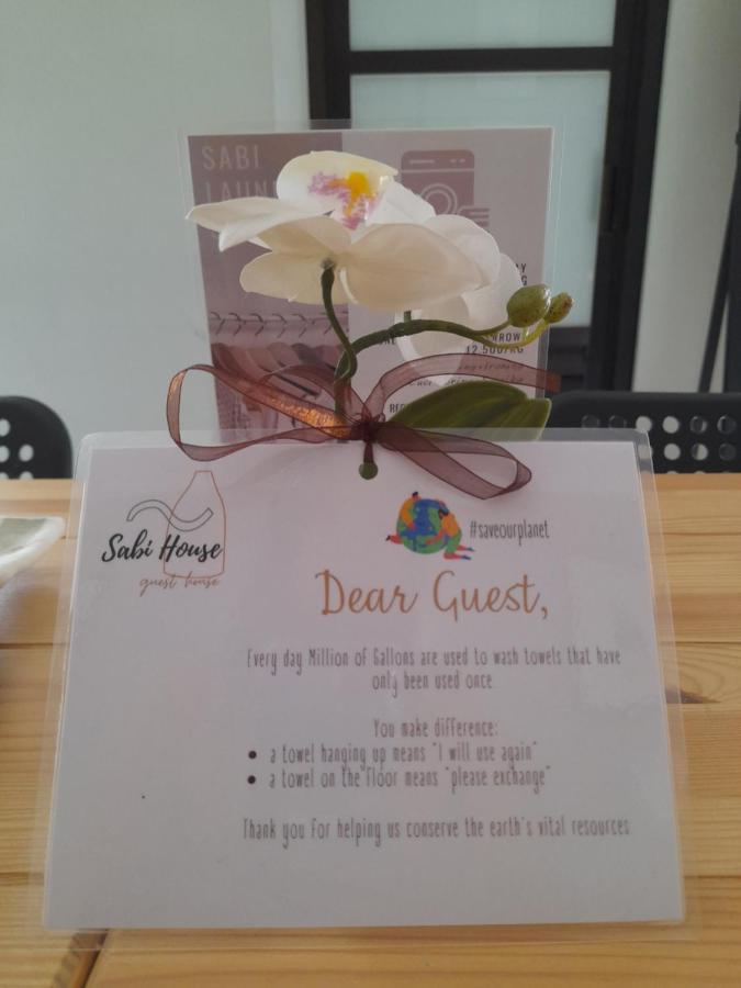 Sabi Guest House - Strategic Family -Married Couples Only- Hostel In Prawirotaman Yogyakarta Exterior photo