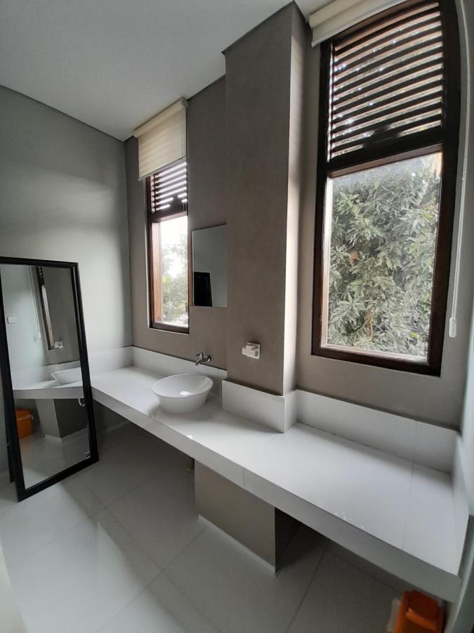 Sabi Guest House - Strategic Family -Married Couples Only- Hostel In Prawirotaman Yogyakarta Exterior photo